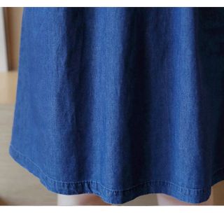 Đầm jean xòe cổ tròn phối túi