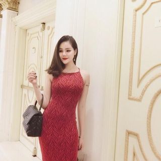 Maxi nhũ cổ yếm đan lưng