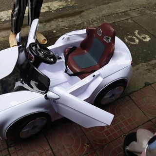 Xe oto trẻ em tự lái mã 5199
