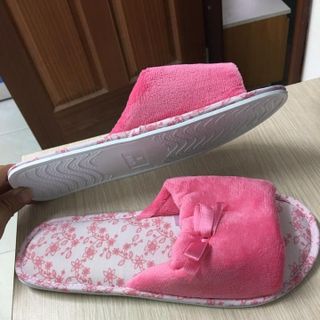 Dép vải mang trong nhà