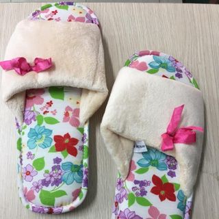 Dép vải mang trong nhà