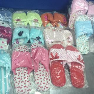 Dép vải mang trong nhà