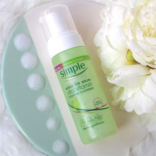 Sữa rửa mặt dạng bọt simple kind to skin vital vitamin foaming cleanser 150ml