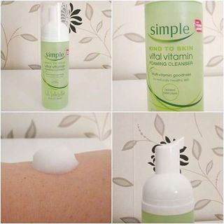 Sữa rửa mặt dạng bọt simple kind to skin vital vitamin foaming cleanser 150ml