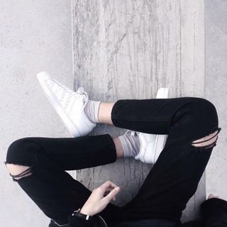 Quần jean đen nam rách gối