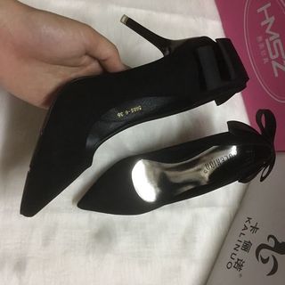 Giày cao gót da lộn