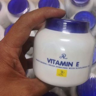 Kem dưỡng ẩm vitamin e aron