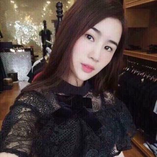 đầm ren bèo đen