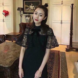 đầm ren bèo đen