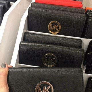 Ví mk sale