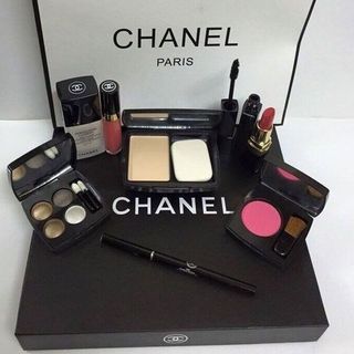 Bộ mỹ phẩm chanel 9 món sang chảnh giá sỉ