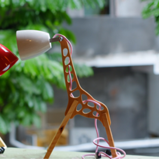 Đèn để bàn hươu cao cổ