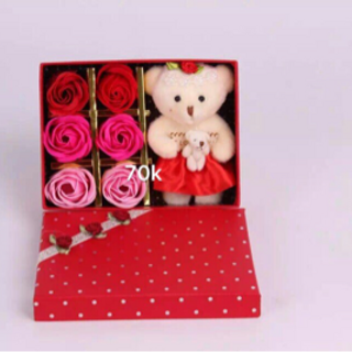 Hộp 6 bông kèm gấu