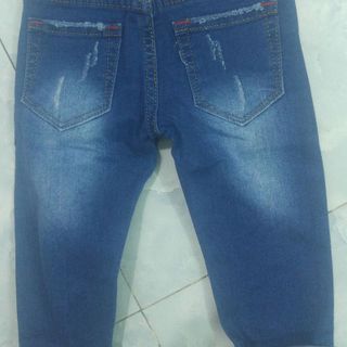 Sale giá vốn jean dài phối rách sành điệu cho bé trai bé gái