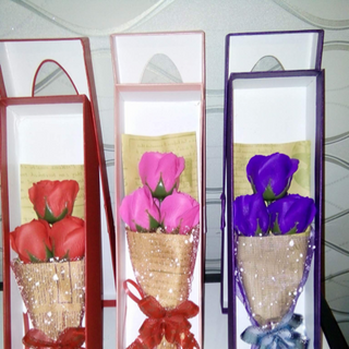 Hộp 3 bông hồng sáp
