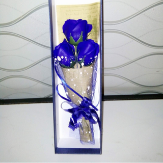 Hộp 3 bông hồng sáp