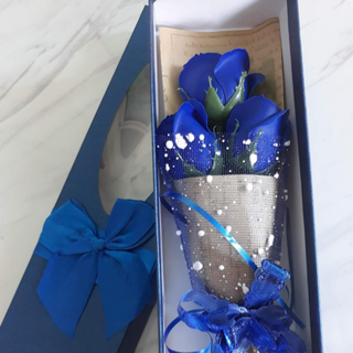 Hộp 3 bông hồng sáp