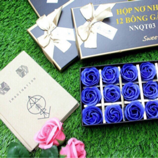 Hộp 12 bông hồng sáp