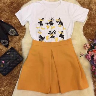 Set áo thun vịt quần giả váy