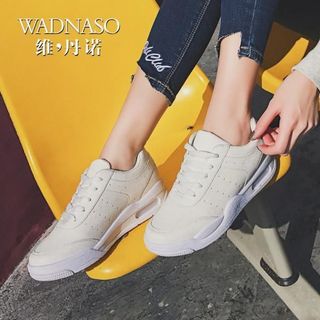 Giày thể thao b154