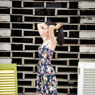 Đầm lại nhúng xoè