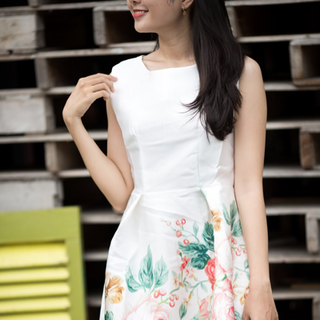Đầm eo xoè