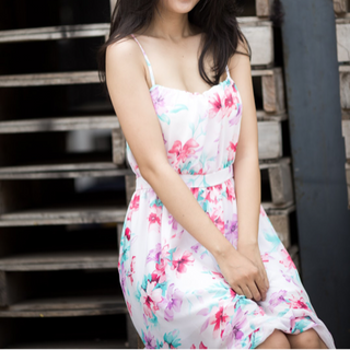Đầm lại nhúng xoè