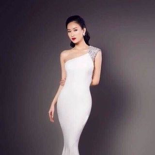 Đầm dạ hội đuôi cá thiết kế lệch vai quyến rũ