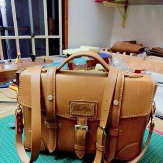 Cặp da nam đeo chéo