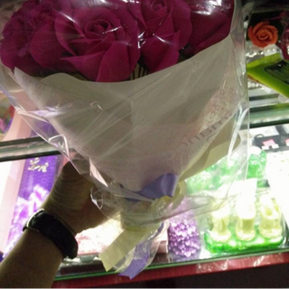 19 bông hồng sáp