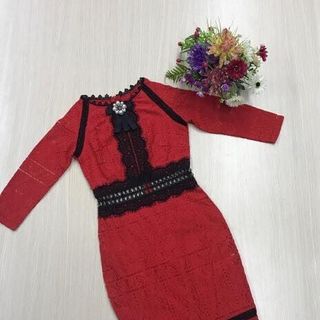 Đầm body ren tay lỡ