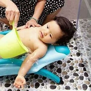 Ghế việt - nhật ngồi tắm cho bé
