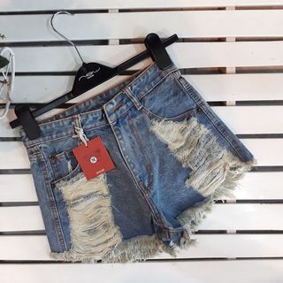 Short jeans hotgirl