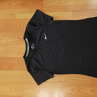 Áo thun nữ thể thao nike