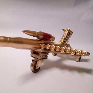 Máy bay vỏ đạn