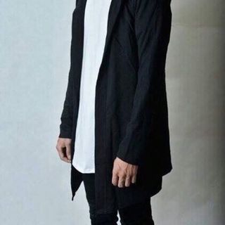 Mantle all black