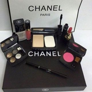 Chanel bộ 9 món mỹ phẩm