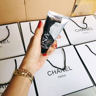 Kem nâng ngực và nở ngực upsize