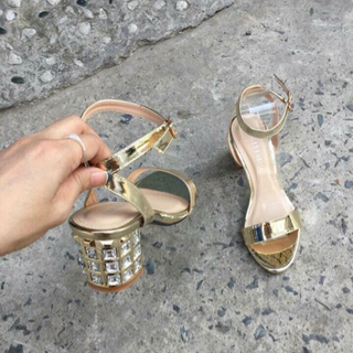Sandal gót trụ đính đá