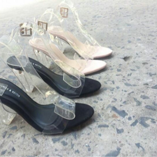 Sandal gót trong