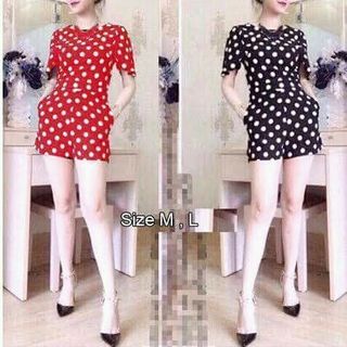 Đầm và set y hình