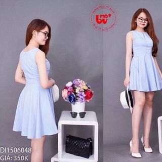 Đầm xòe phối nút