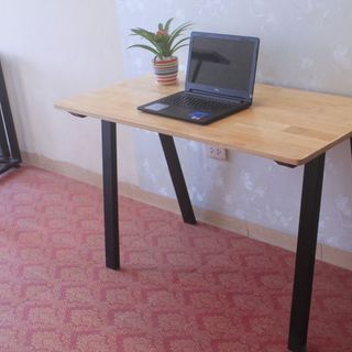 Bàn chân sắt sơn tĩnh điện gỗ cao su 4 kiểu đồng giá
