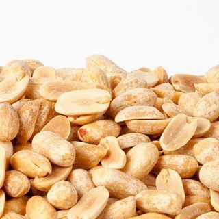 Đậu phộng muối lột vỏ tân tân lon 125g