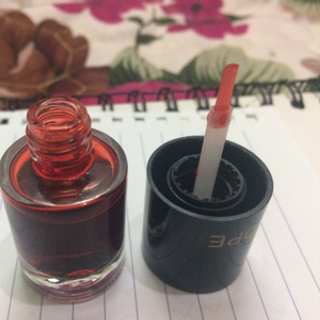 Son nước màu đỏ