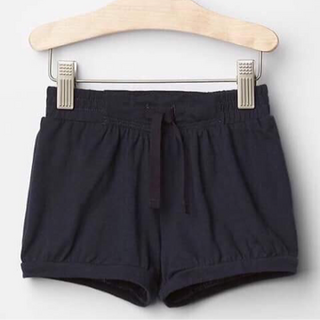 Hàng mới về quần bé gái gap tiếp tục kiếm thêm cho các 1 lô quần cotton nữa đây ạ nhưng tất nhiên gap thì giá luôn cao hơn các hãng khác rồi tiền nào của nấy v nhiều màu lắm mà tỷ lệ cũng đều đều nên bọn em để ri 10 cho đủ màu nhé size 6/12 tới 5y nhưng chủ yếu là 18/24m tới 5y ạ