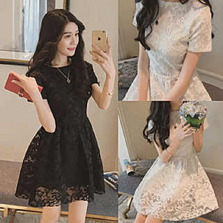Đầm ren xoè