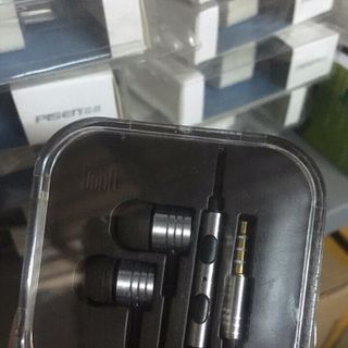 Tai nghe xiaomi và samsung j5