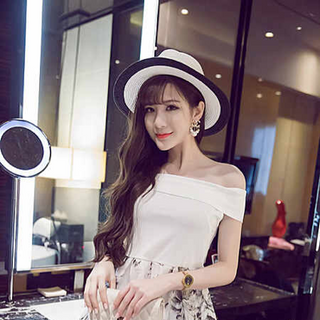 Đầm trễ vai hoa