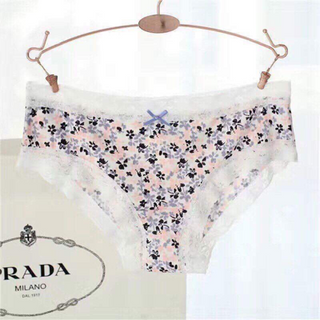 Quần lót hoạ tiết